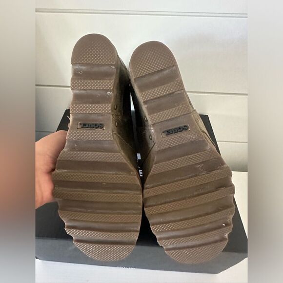 Sorel OG Lea Wedge Boots in Peatmoss Green - Picture 8 of 14